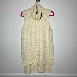 Romeo & Juliet Couture Ivory Turtleneck Knit Sweater Size M